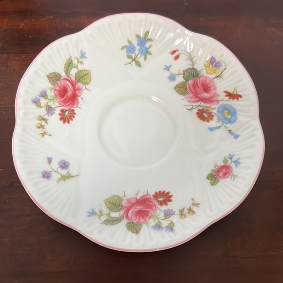 Shelley Rose and Red Daisy Demitasse Cup & Saucer DISCONTINUED! - Picture 9 of 16